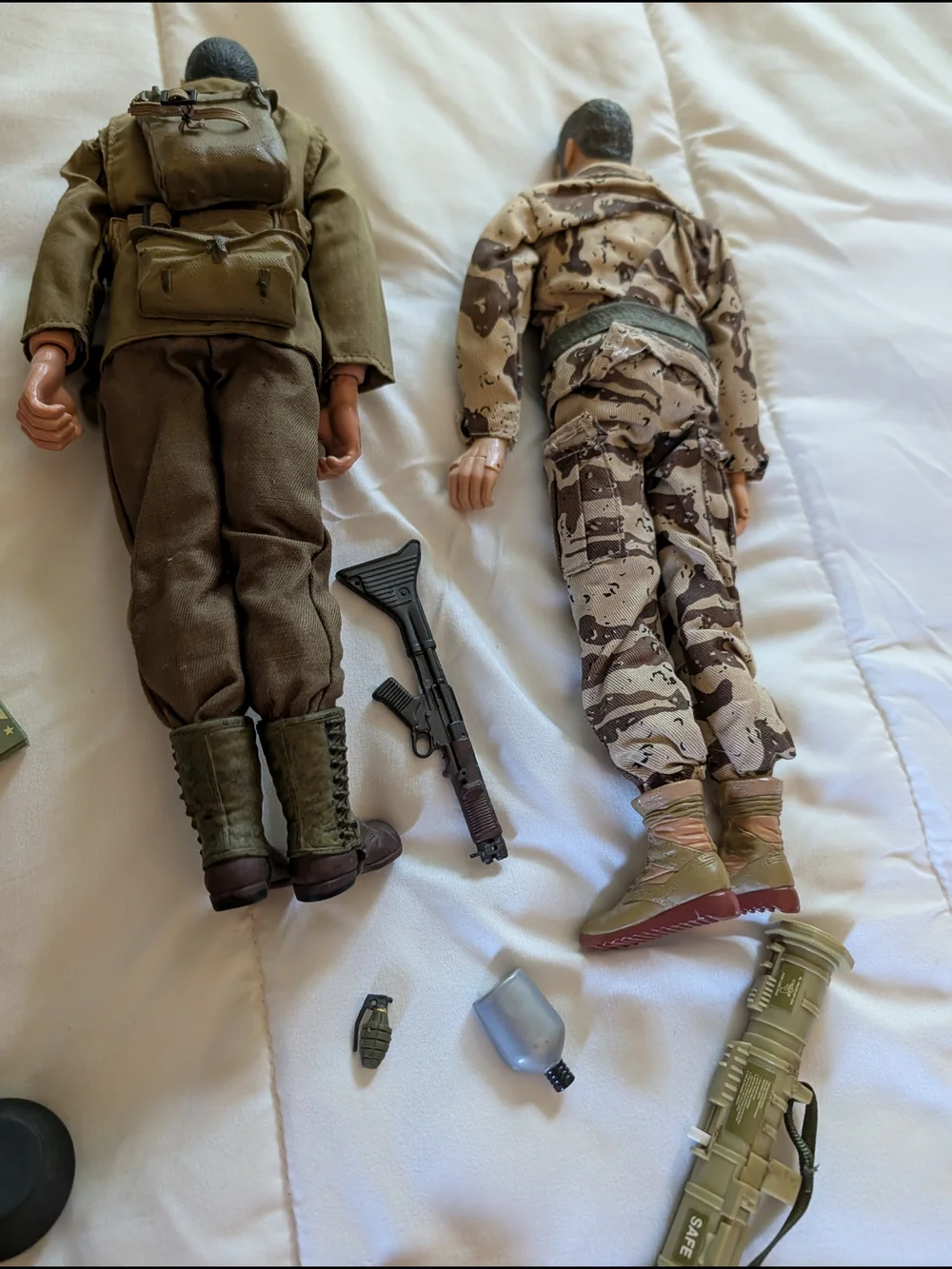 Lot of 4 1998 to 2002 Collectible 21st Century Military action figures